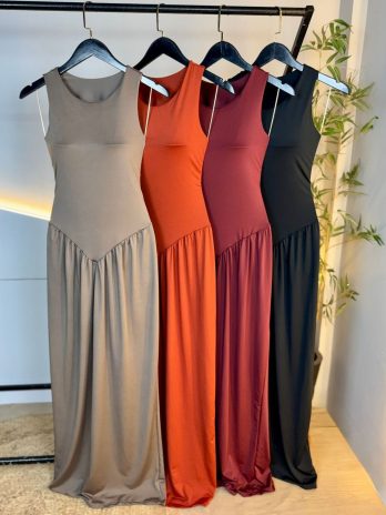 Vestido Longuete Sem Manga – Elegância, Conforto e Versatilidade